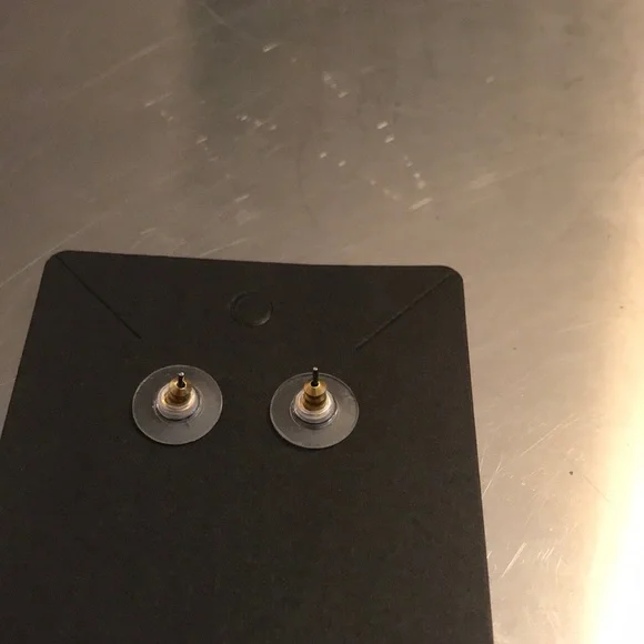 5/$15 Horse earrings dangle gold tone - Picture 3 of 5